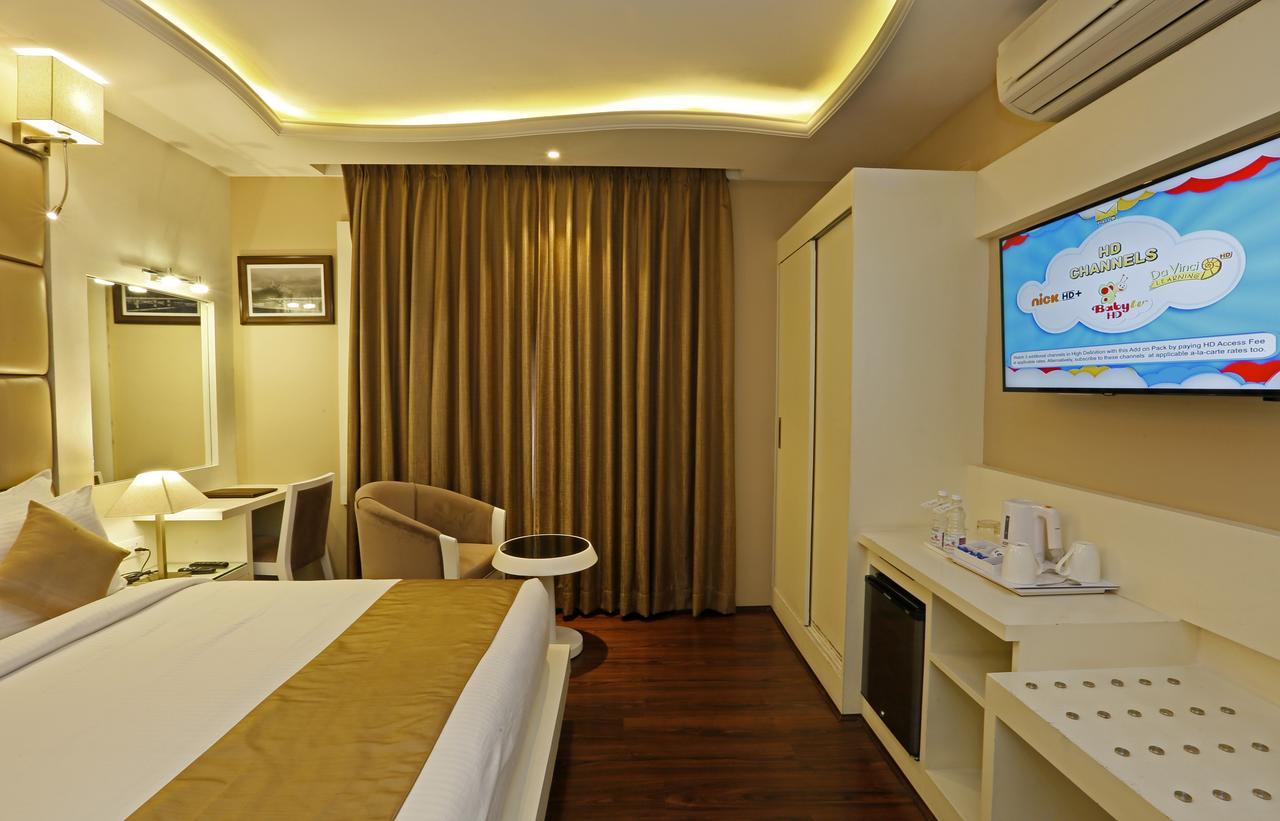 Clarks Inn Srinagar Exterior foto