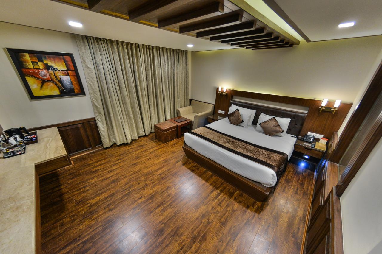Clarks Inn Srinagar Exterior foto