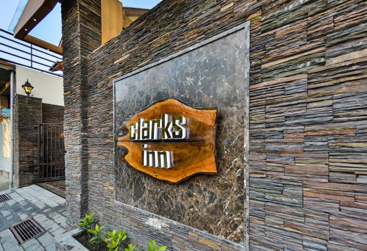 Clarks Inn Srinagar Exterior foto
