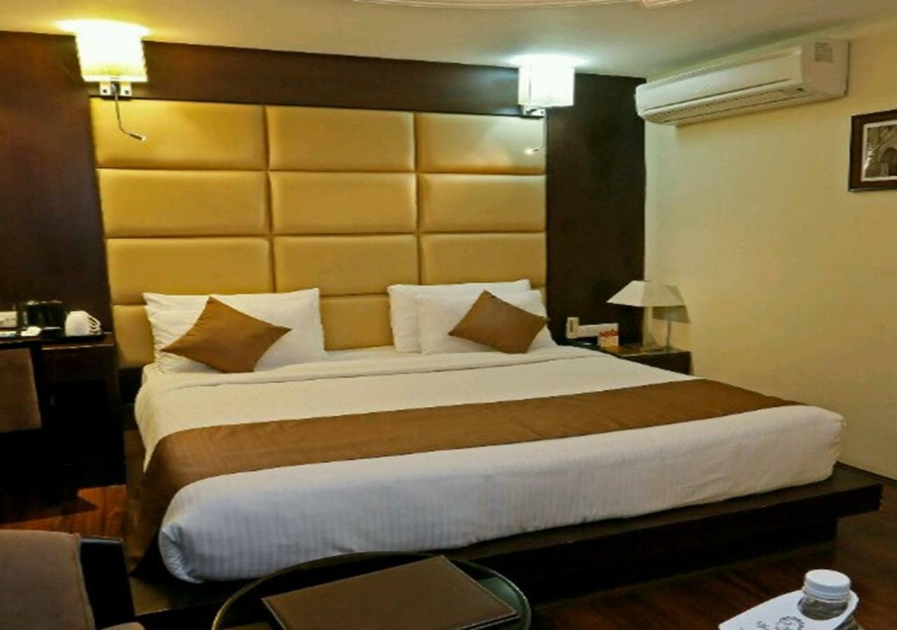 Clarks Inn Srinagar Exterior foto